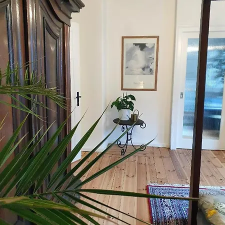 Zentrale, Stilvolle Fuer 2 Bis 9 Personen Mit Balkon コーブルク
