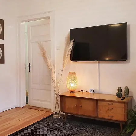 Apartment Zentrale, Stilvolle Fuer 2 Bis 9 Personen Mit Balkon Coburg