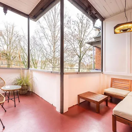 Apartment Zentrale, Stilvolle Fuer 2 Bis 9 Personen Mit Balkon