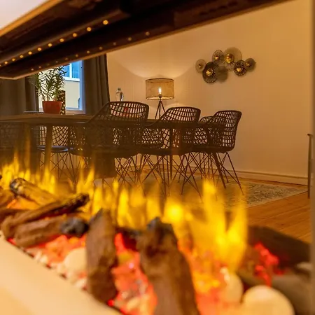 Zentrale, Stilvolle Fuer 2 Bis 9 Personen Mit Balkon Coburg
