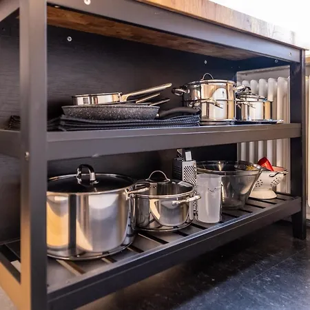 Zentrale, Stilvolle Fuer 2 Bis 9 Personen Mit Balkon Apartment *