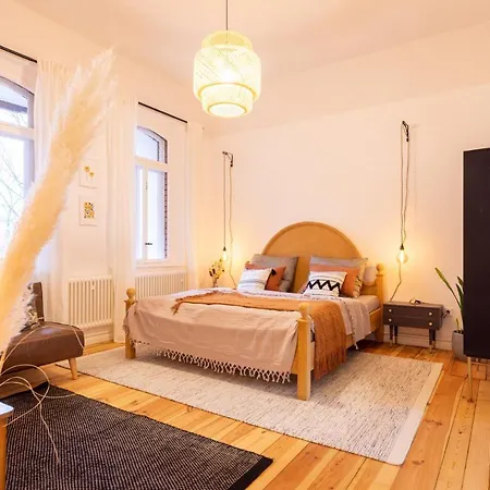 Zentrale, Stilvolle Fuer 2 Bis 9 Personen Mit Balkon *