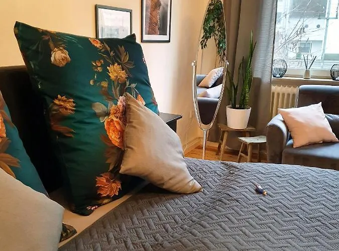 Zentrale, Stilvolle Fuer 2 Bis 9 Personen Mit Balkon * 코부르크