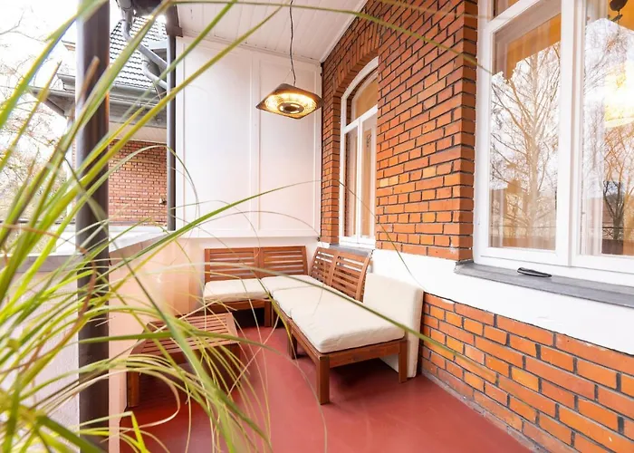 Zentrale, Stilvolle Fuer 2 Bis 9 Personen Mit Balkon
