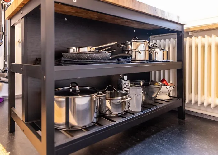 Zentrale, Stilvolle Fuer 2 Bis 9 Personen Mit Balkon 아파트 *