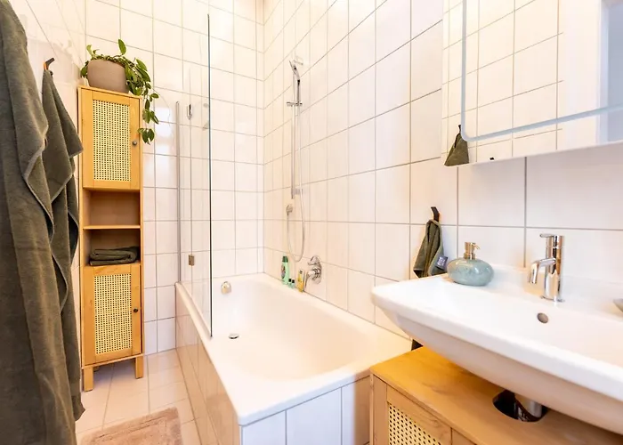 Zentrale, Stilvolle Fuer 2 Bis 9 Personen Mit Balkon 아파트 코부르크